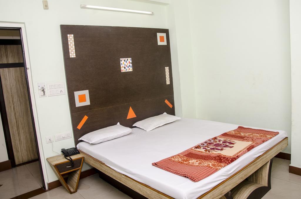 Hotel Candy Palace Jaipur Quarto foto