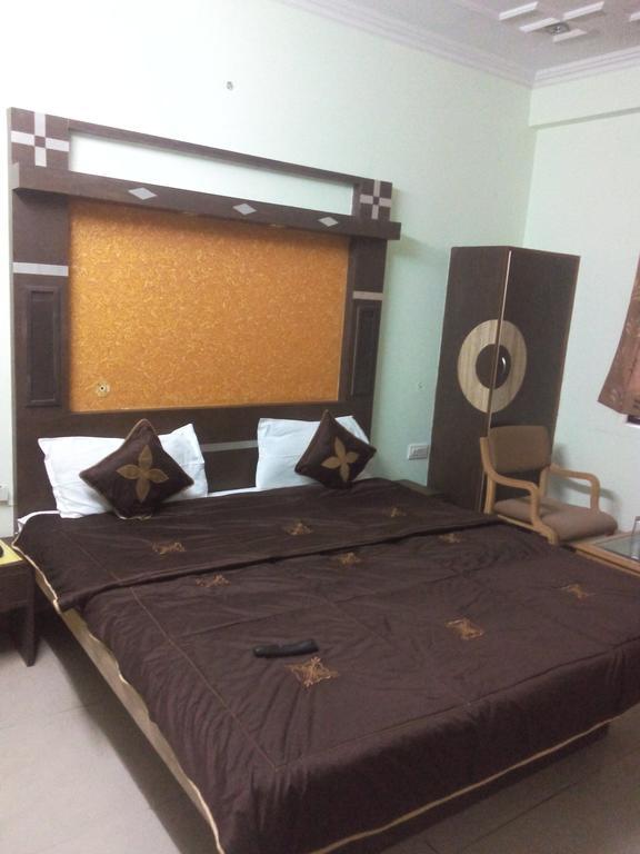 Hotel Candy Palace Jaipur Quarto foto
